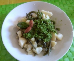 Fagiolini e patate  al pesto di mandorle