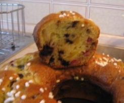 ciambella ai frutti di bosco, mele e gocce di cioccolato