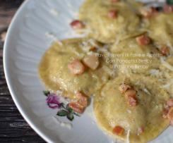 Ravioli ripieni di fave e ricotta con pancetta