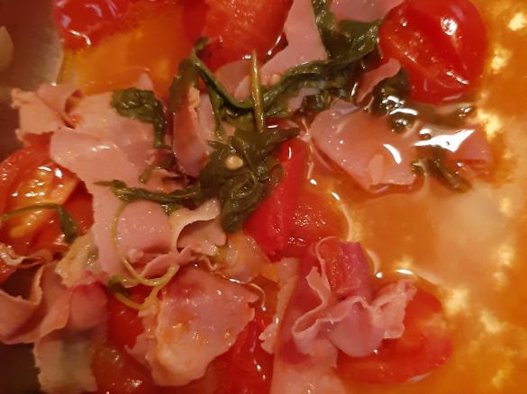 Ruck e specola - sugo per pasta pomodorini speck e rucola