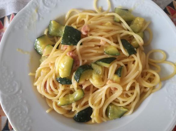 CARBONARA DI ZUCCHINE FAGIOLINI E PANCETTA
