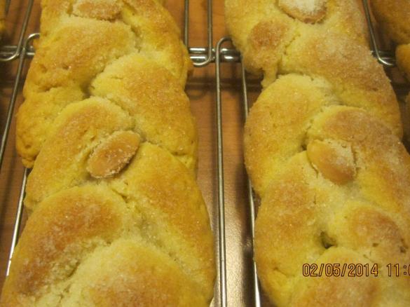 Treccine dolci senza lievito e uova