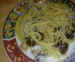 I MIEI PRIMI SPAGHETTI CON LE VONGOLE COL BIMBY