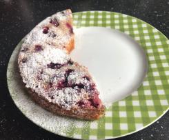 Torta soffice allo yogurt ai frutti di bosco