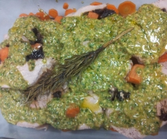Lonza di maiale ripiena di prugne e nocciole con pesto di sedano