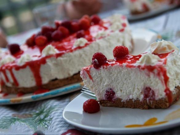 Cheesecake cocco-ricotta ai frutti rossi