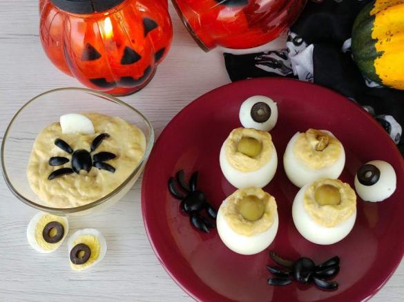 UOVA PER HALLOWEEN: OCCHI DI DRAGO