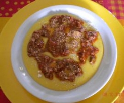 POLENTA CON SALSICCIA E FUNGHI