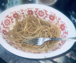 Spaghetti aglio olio e peperoncino