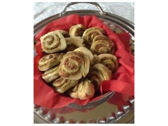 Girelle di pasta al pesto e scamorza