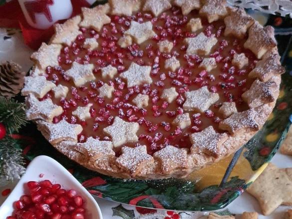 Crostata con crema di mele e chicchi di melagrana