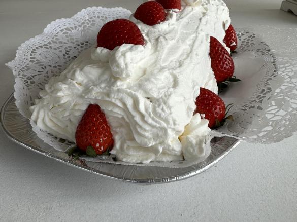 Rotolo panna e fragole