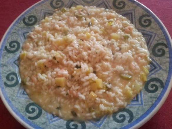 Risotto con ananas, gamberetti e fiori di zucchina