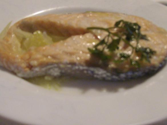 SALMONE AL CARTOCCIO AL PROFUMO DI CIPOLLA