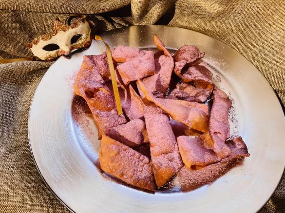 Chiacchiere rosse all’Alchermes