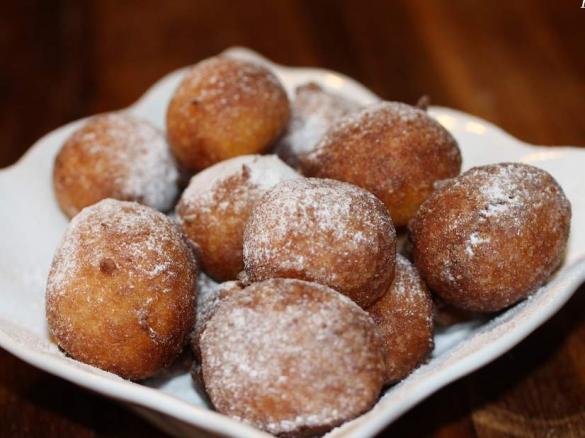 Frittele di polenta cotta per carnevale