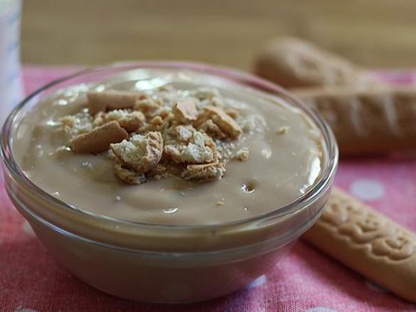 Merenda per bimbi latte e biscotti
