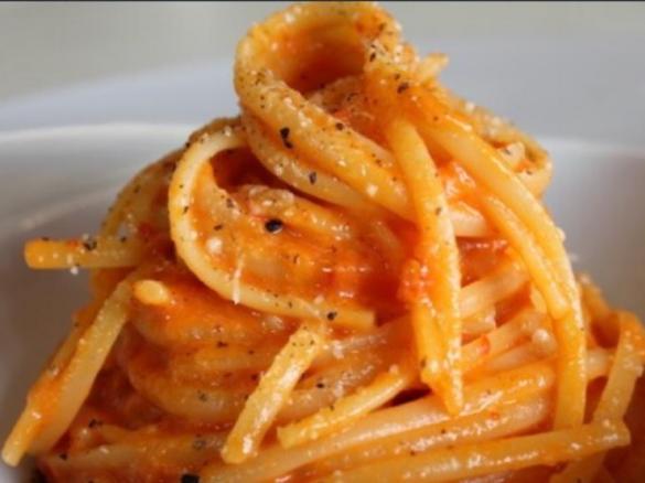 Gli spaghetti di vanny (con melanzane e peperoni)