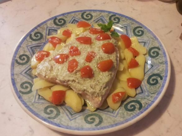 Filetto di salmone con crema di asparagi