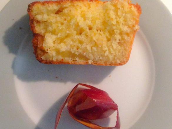 Plum cake mele e pinoli