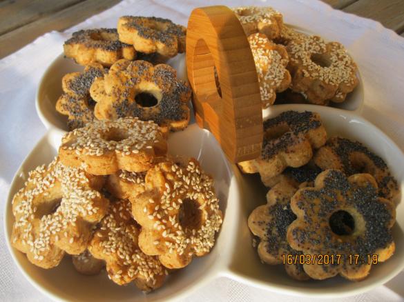 Canestrelli salati al formaggio e frutta secca (Contest biscotti salati)