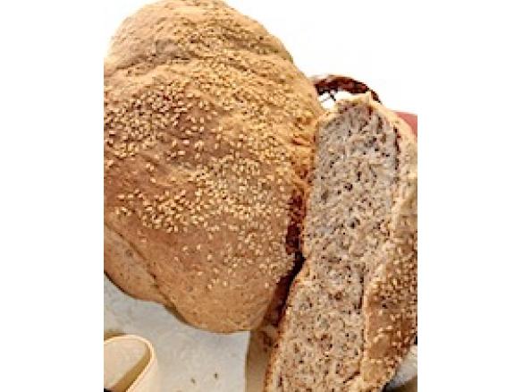 PANE NERO CON LE NOCI