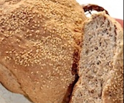 PANE NERO CON LE NOCI