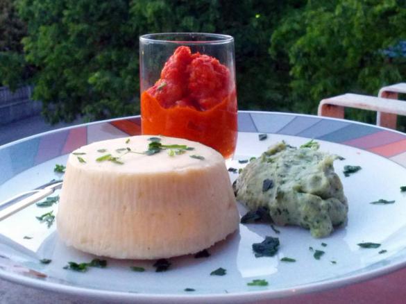 FLAN DI RICOTTA CON CREMA DI PEPERONE E PUREA DI BROCCOLI (CONTEST MULTILIVELLO)