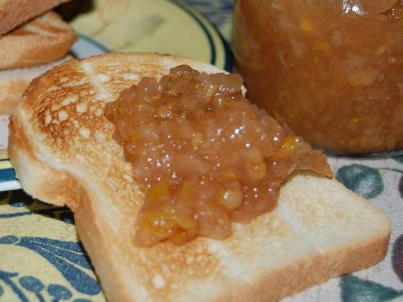 COMPOSTA DI PERE E CANNELLA