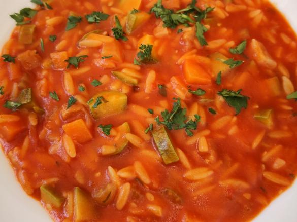 ZUPPA DI RISONI CON PANCETTA E VERDURE