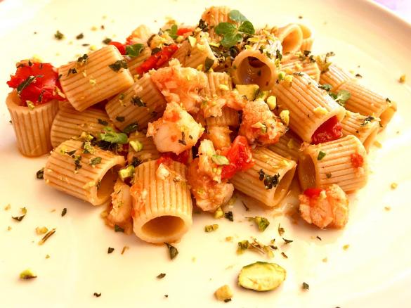 Rigatoni con ragù di rana pescatrice