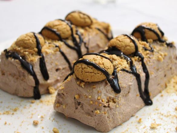 Semifreddo amaretto con cuore di Nutella