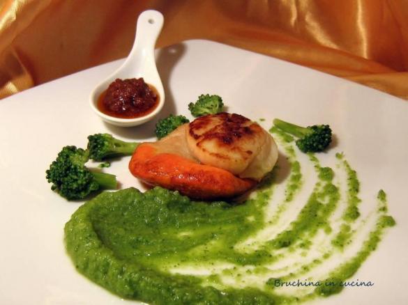 Capesante con crema di broccoli