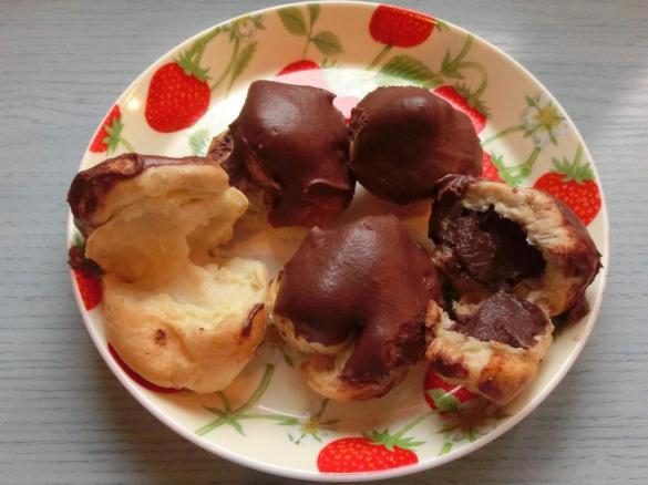 Bignè alla Crema e al Cioccolato