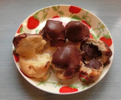 Bignè alla Crema e al Cioccolato