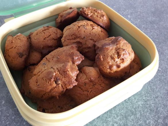 Biscotti con farina di avena e gocce di cioccolato