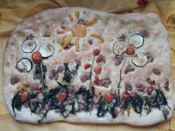 Focaccia primavera con finocchietto selvatico e salsiccia -contest primavera