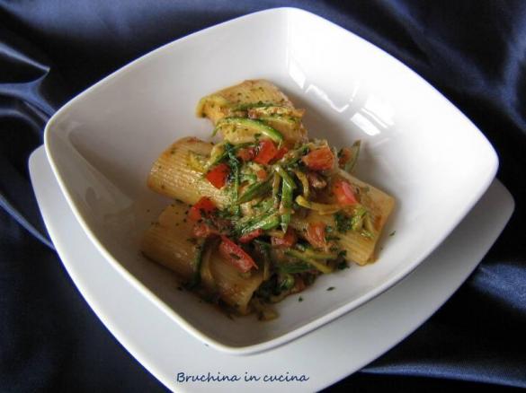 Paccheri con zucchine al sapore di crostacei