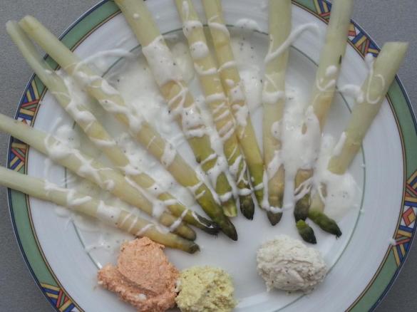 Asparagi con ricotta aromatizzata