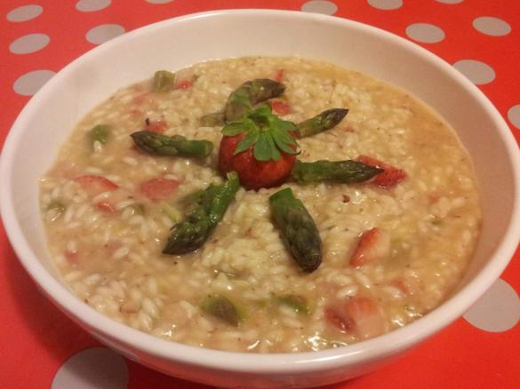 Risotto alle fragole, asparagi e mandorle