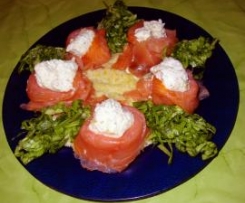 Stella di Salmone farcita su letto di Sedano e Insalata