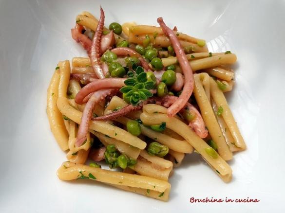 Caserecce di Gragnano con totani e piselli