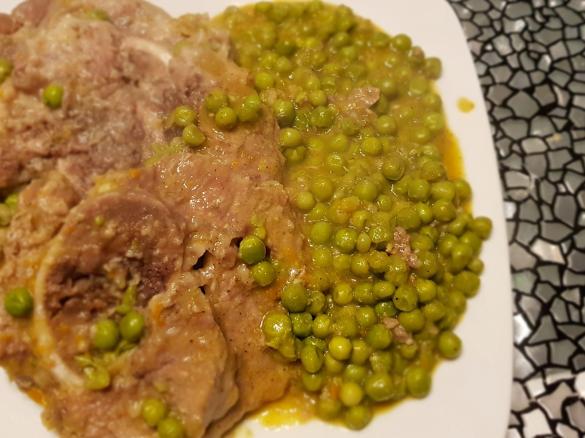 OSSIBUCHI CON PISELLI