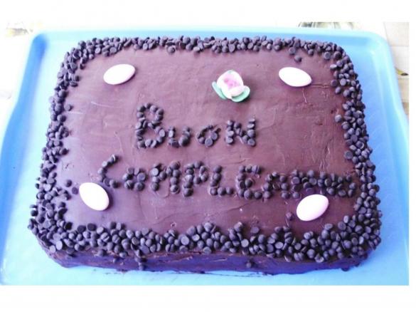 torta con crema chantilly copertura  fondente