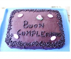 torta con crema chantilly copertura  fondente