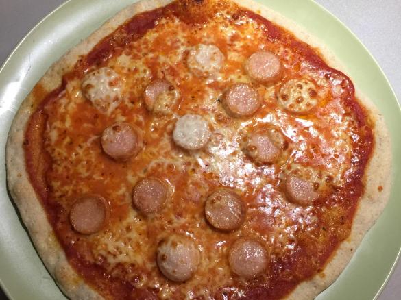 Pizza würstel e scamorza