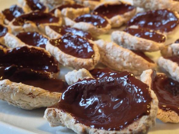 Scorzette lucane (meringhe alla nocciola)