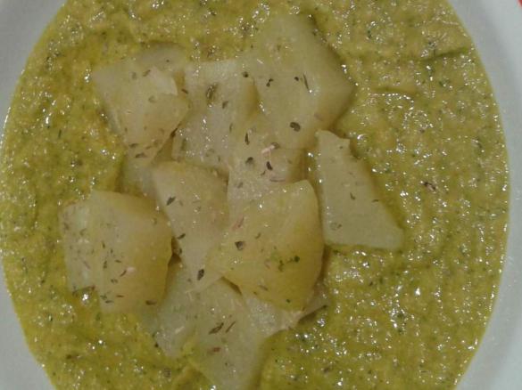 Patate su crema di zucchine e carote 