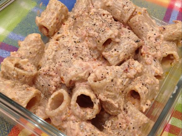 PASTA VELOCE SPECK RICOTTA E POMODORINI SECCHI