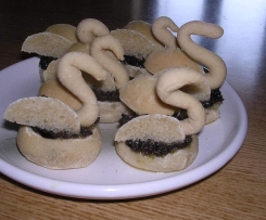 Cigni di farro con pasta d'olive